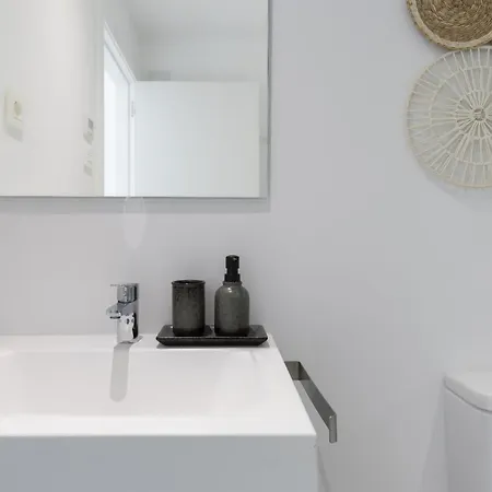 Apartment Premium Garden With Jacuzzi In Higueron *